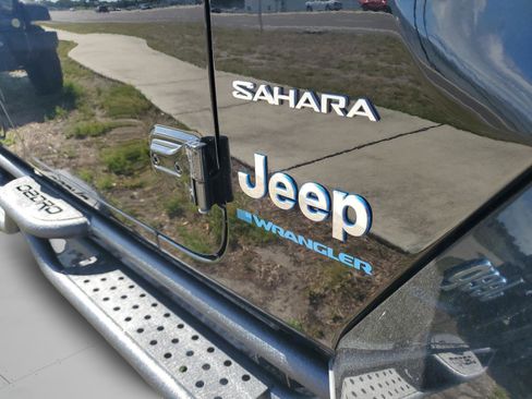 Certified 2023 Jeep Wrangler Unlimited Sahara AWD/4WD image 30