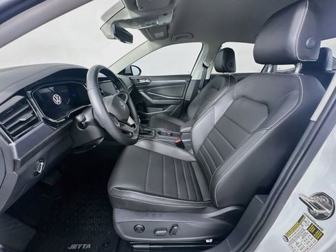 Used 2023 Volkswagen Jetta SE FWD image 13