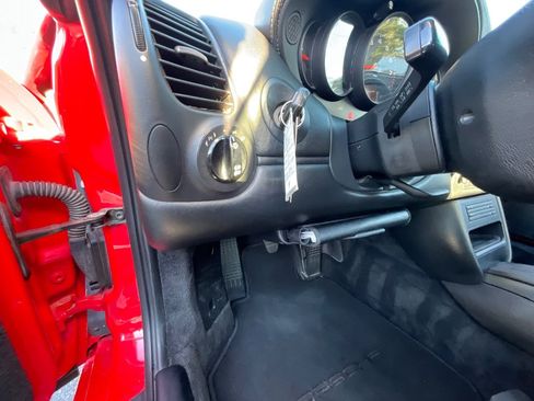 Used 2000 Porsche 911 Cabriolet image 17