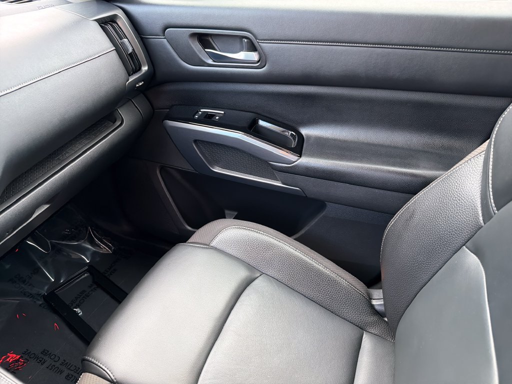 Used 2022 Nissan Pathfinder SL FWD image 30