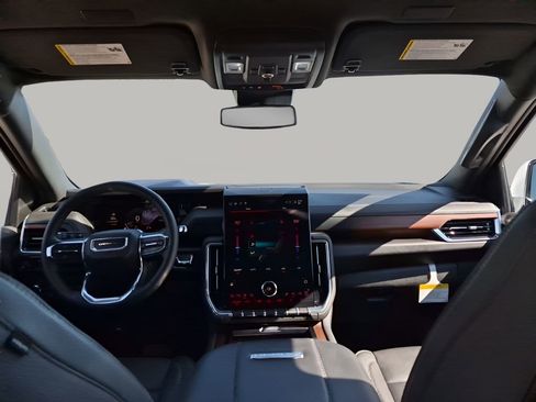 Used 2025 GMC Yukon XL Denali image 23