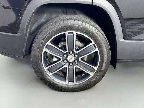 Used 2023 GMC Acadia SLT w/ Preferred Package AWD/4WD image 39
