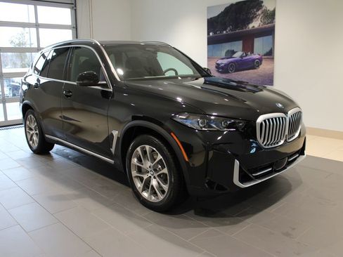 New 2026 BMW X5 xDrive50e w/ Climate Comfort Package AWD/4WD image 2