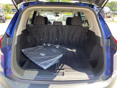 Used 2023 Nissan Rogue S AWD/4WD image 6
