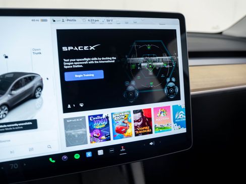 Used 2023 Tesla Model Y Long Range image 25