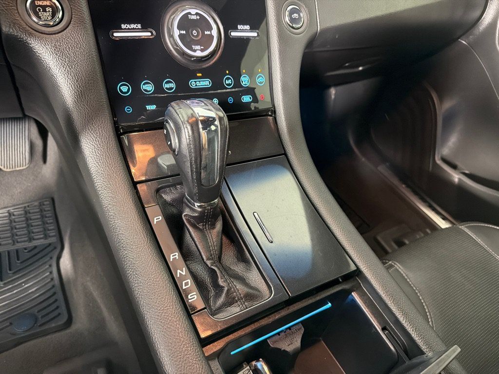 Used 2019 Ford Taurus Limited FWD image 18