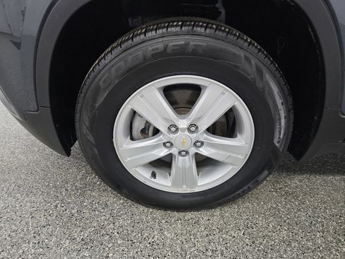 Used 2022 Chevrolet Trax LT w/ LT Convenience Package AWD/4WD image 9