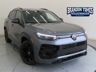 New 2026 Volkswagen Tiguan SE R-Line video 1