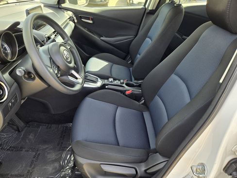 Used 2019 Toyota Yaris LE FWD image 14