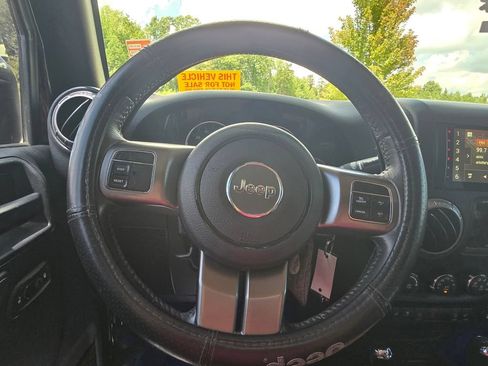 Used 2018 Jeep Wrangler Unlimited Sahara AWD/4WD image 20