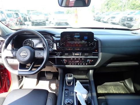 Used 2023 Nissan Pathfinder SL w/ SL Premium Package AWD/4WD image 13