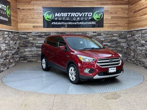Used 2017 Ford Escape SE image 2