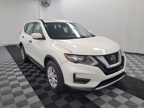 Used 2019 Nissan Rogue S FWD image 13