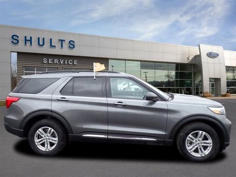 Certified 2023 Ford Explorer XLT w/ Equipment Group 202A image 4