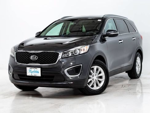 Used 2016 Kia Sorento FWD image 1
