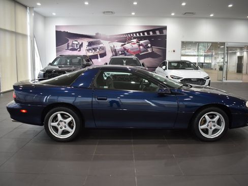 Used 2002 Chevrolet Camaro LT w/ Preferred Equipment Group 1 RWD image 8