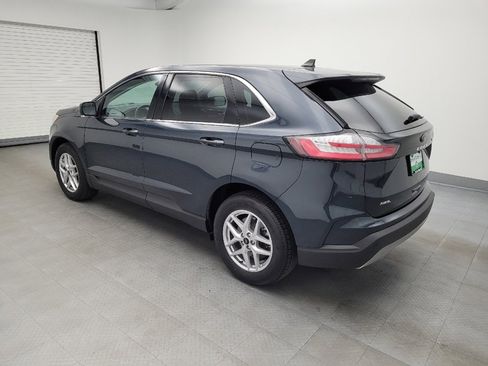 Used 2023 Ford Edge SEL image 3