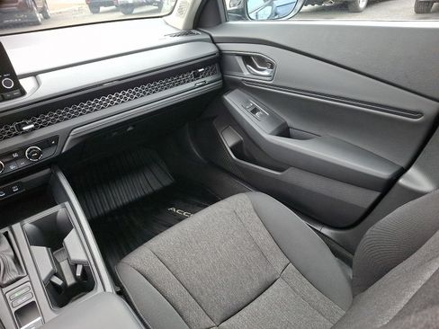 Used 2025 Honda Accord SE image 12
