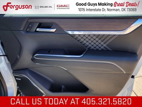 New 2026 GMC Acadia Denali w/ Super Cruise Package FWD image 41