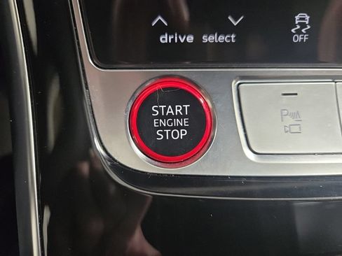 Used 2025 Audi SQ7 Prestige AWD/4WD image 15