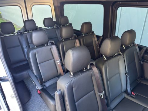 Used 2024 Mercedes-Benz Sprinter 2500 image 29