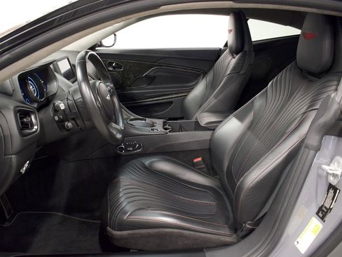Used 2018 Aston Martin DB11 V12 RWD image 3