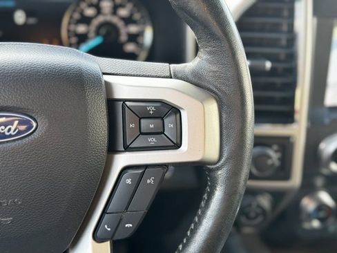 Used 2019 Ford F150 Lariat w/ Equipment Group 502A Luxury image 29