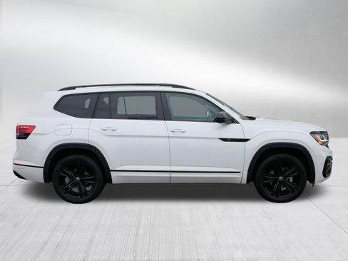 Certified 2022 Volkswagen Atlas SEL R-Line image 8