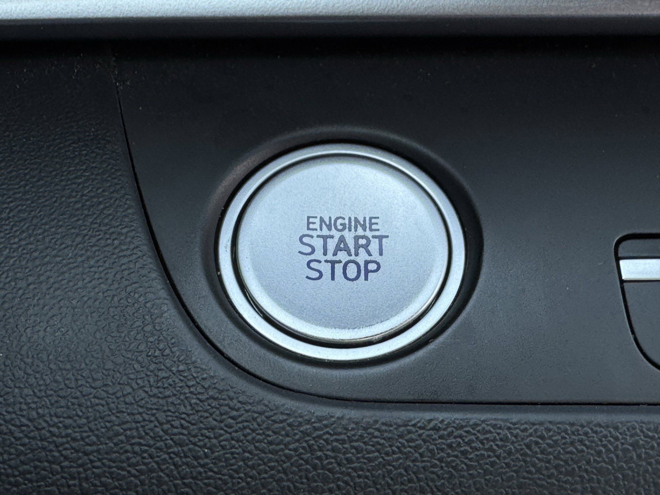 Used 2025 Hyundai Elantra Limited FWD image 23