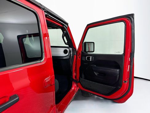 Used 2025 Jeep Wrangler Sport S image 29