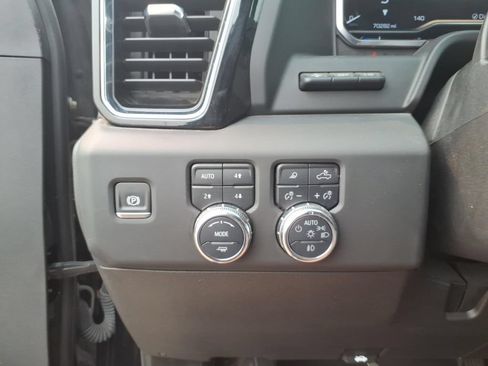 Used 2024 GMC Sierra 2500 Denali w/ Denali Reserve Package AWD/4WD image 14