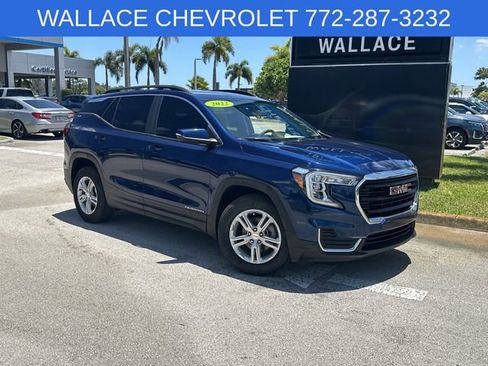 Certified 2022 GMC Terrain SLE w/ Driver Convenience Package FWD image 2