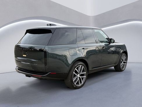 New 2025 Land Rover Range Rover SE image 4