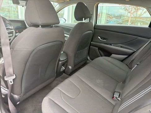 Used 2025 Hyundai Elantra SEL image 10