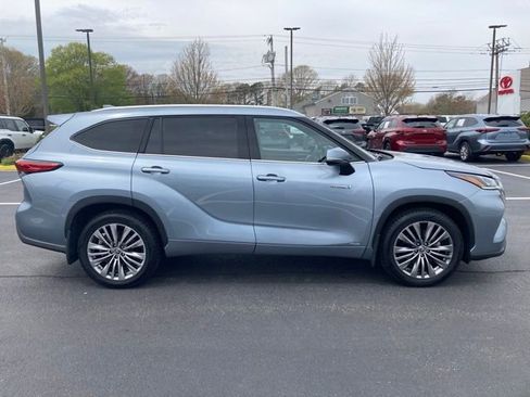 Used 2021 Toyota Highlander Platinum AWD/4WD image 12