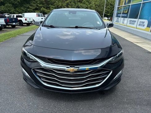 Used 2022 Chevrolet Malibu LS w/ Driver Confidence Package II FWD image 2