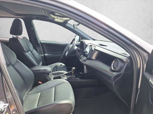 Used 2016 Toyota RAV4 SE FWD image 18