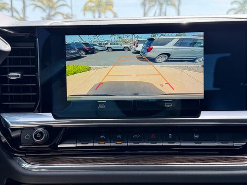 Used 2025 Chevrolet Silverado 1500 LT RWD image 16