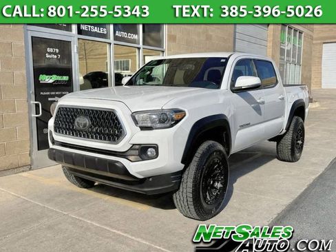 Used 2018 Toyota Tacoma TRD Off-Road image 1