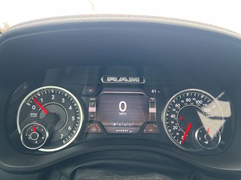 Used 2024 RAM 1500 Laramie image 13