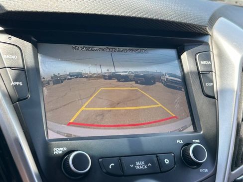 Used 2017 Hyundai Veloster FWD image 31