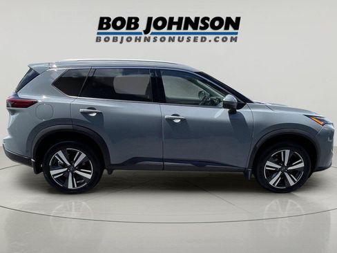 Used 2024 Nissan Rogue SL AWD/4WD image 2