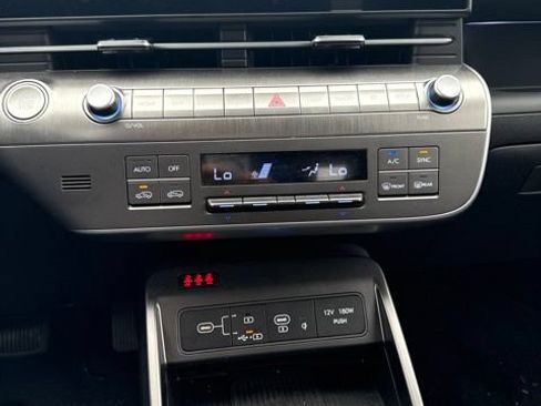 Used 2026 Hyundai Kona SEL Premium AWD/4WD image 6