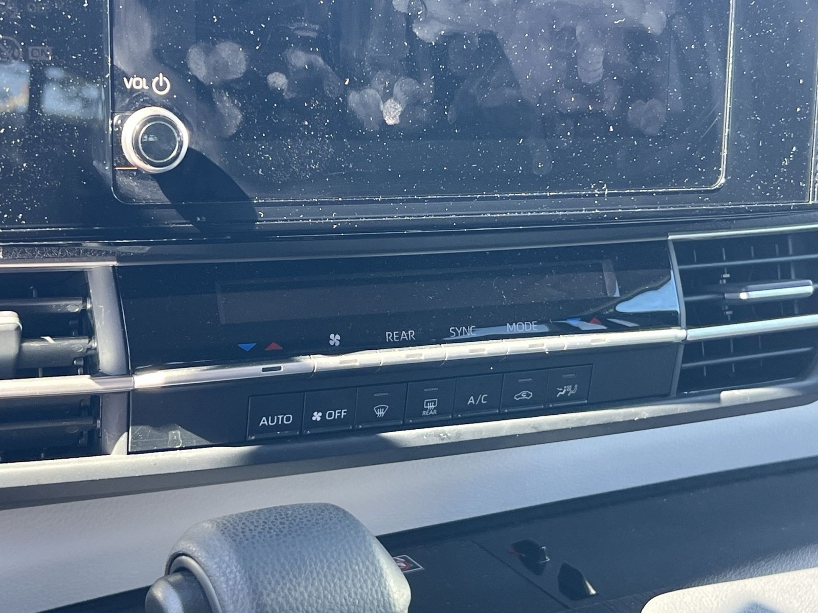 Used 2025 Toyota Sienna LE FWD image 16
