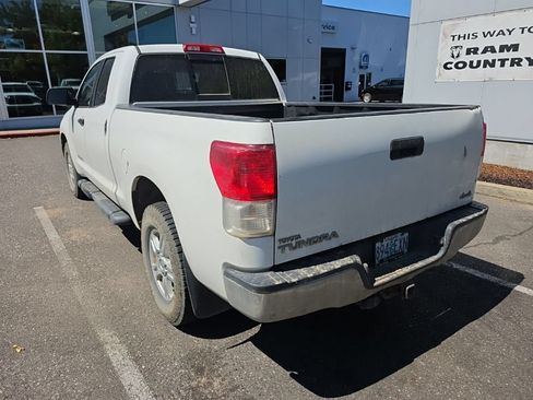 Used 2010 Toyota Tundra 4x4 Double Cab w/ Tow Pkg image 4