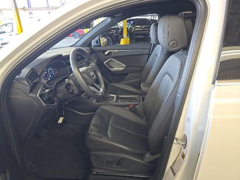 Used 2025 Audi Q3 2.0T Premium AWD/4WD image 3