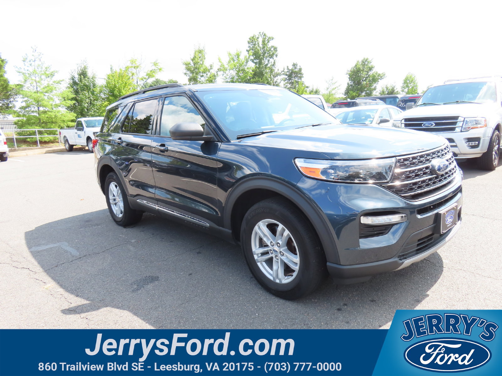 Certified 2023 Ford Explorer XLT w/ Equipment Group 202A AWD/4WD image 1