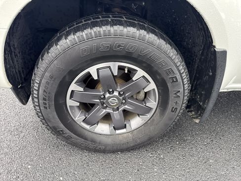 Used 2015 Nissan Frontier PRO-4X w/ Pro-4x Graphics Package AWD/4WD image 36