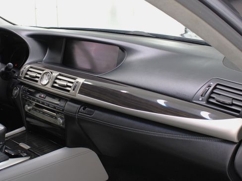 Used 2014 Lexus LS 460 L image 48