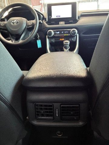 Used 2025 Toyota RAV4 LE FWD image 31